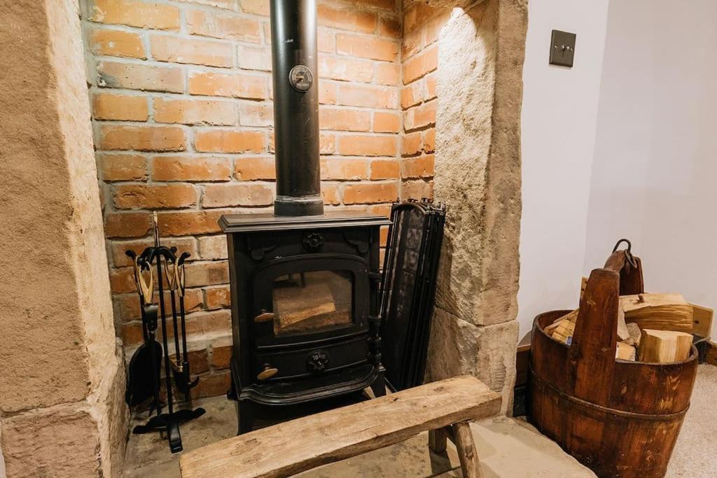 Fryers Cottage - Beautiful 2 Bedroom Town & Country Cottage On Edge Of Peak District Wirksworth Ngoại thất bức ảnh